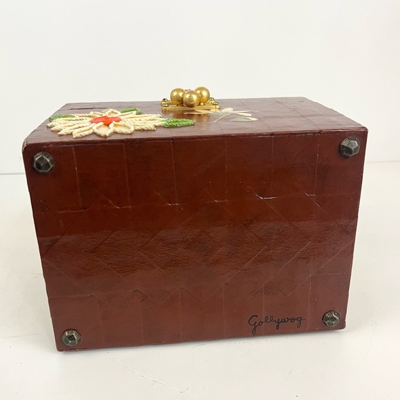 Vintage 60’s / 70’s Floral Daisy Wooden Box Purse with Handle Artist Signed - Picture 10 of 12